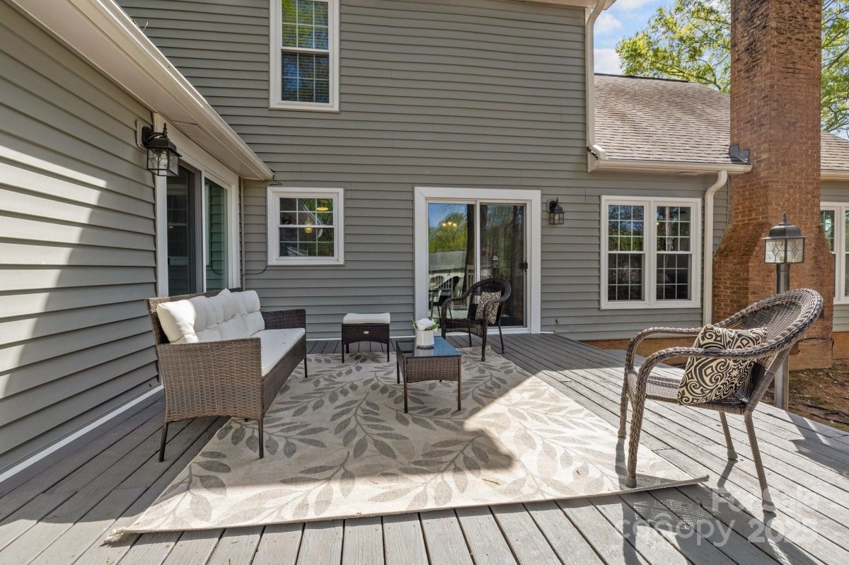 2439 Heathershire Lane