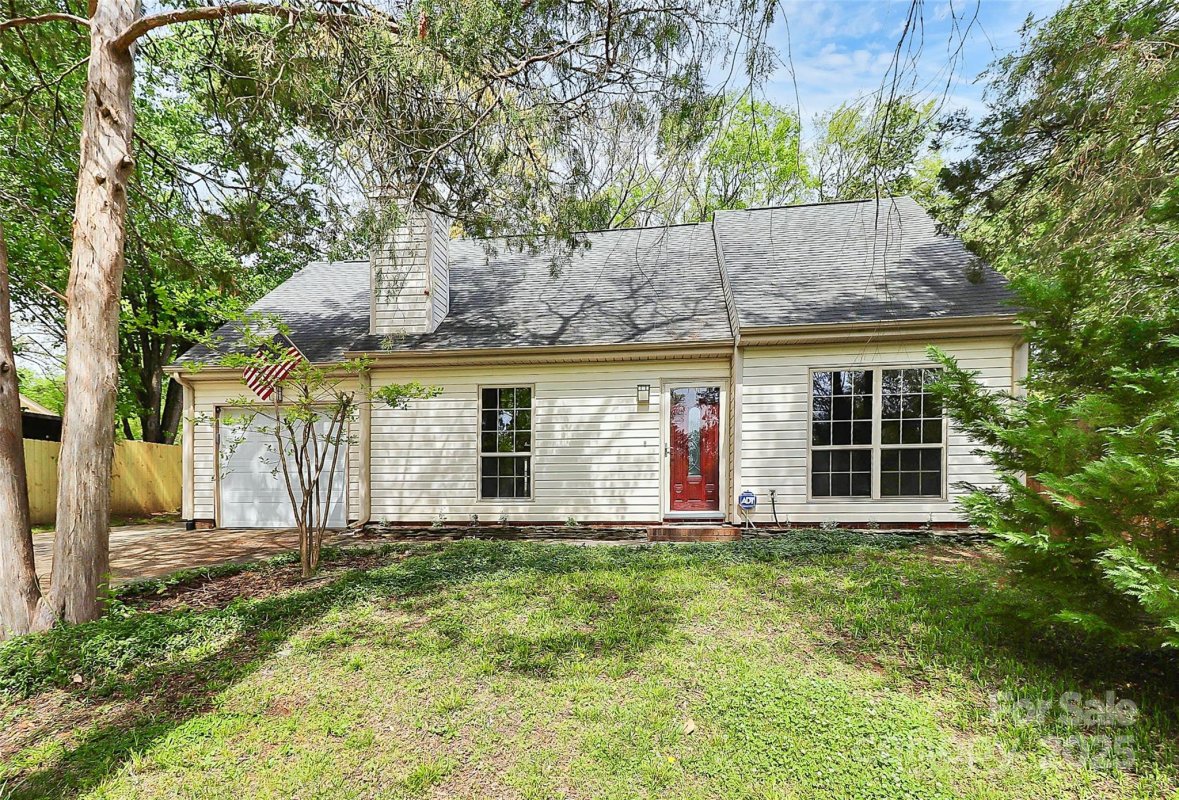 10432 Camelback Circle