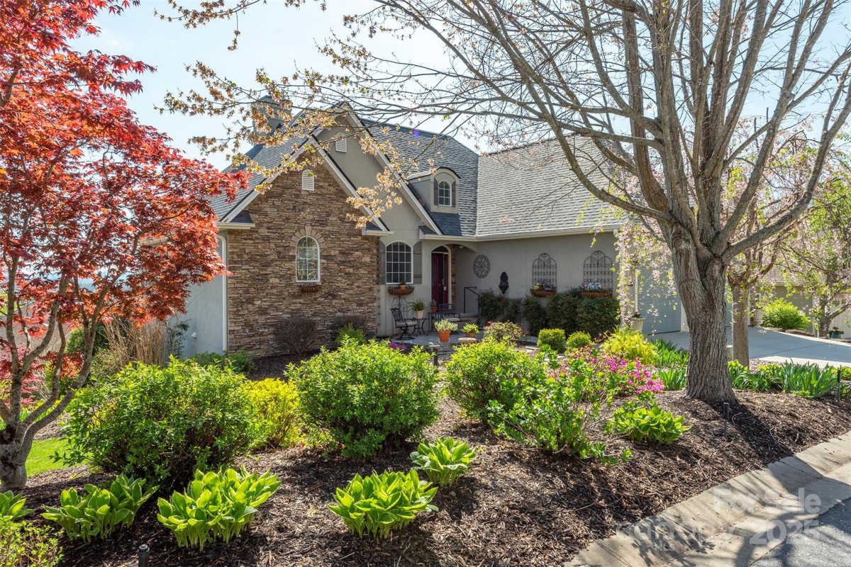 59 Carriage Highlands Court