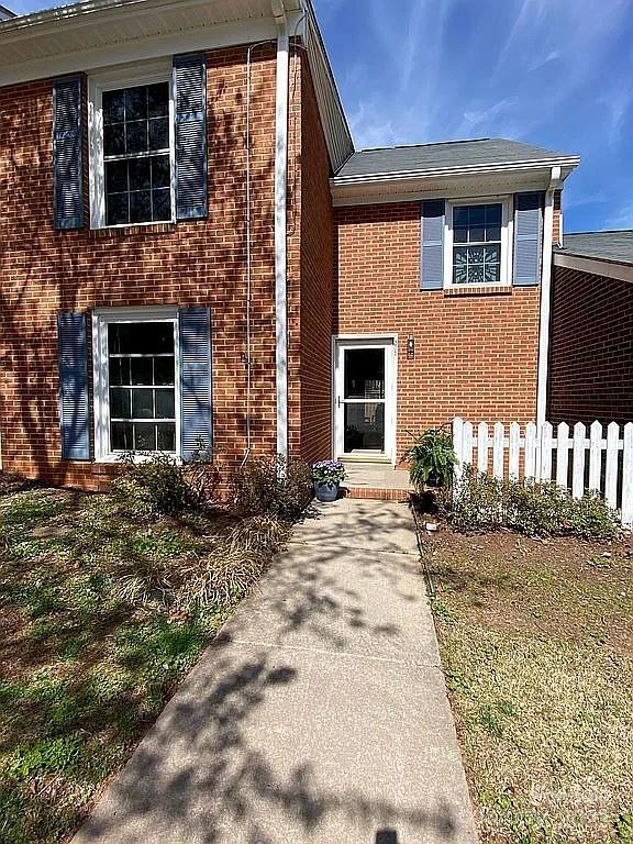 305 Wenwood Circle