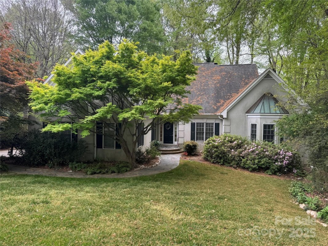 3011 Lakewood Edge Drive
