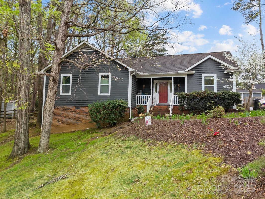 813 Deer Path Place