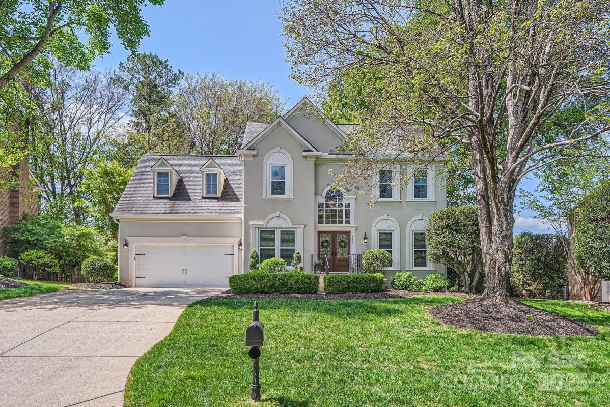 7316 Versailles Lane