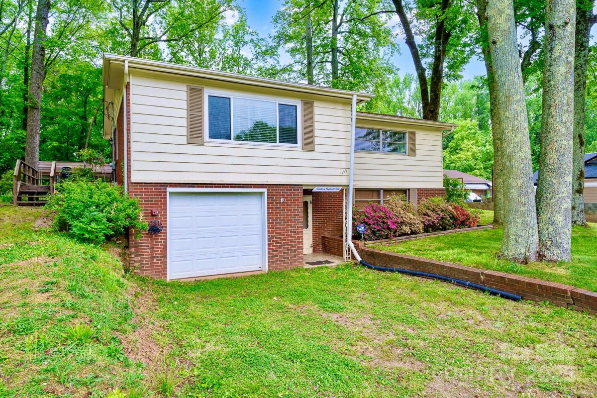 1409 Sherwood Drive