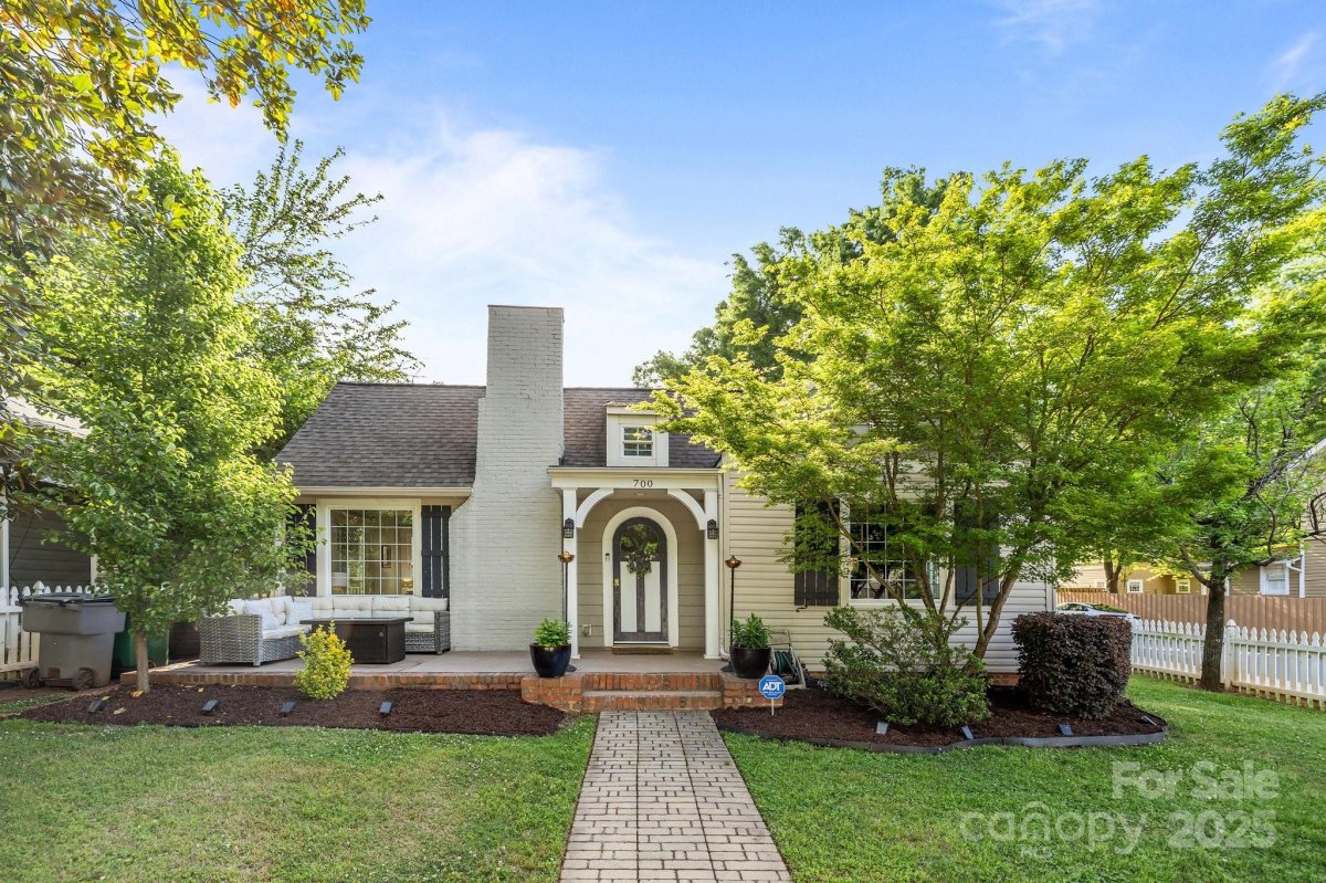 700 Oakland Avenue