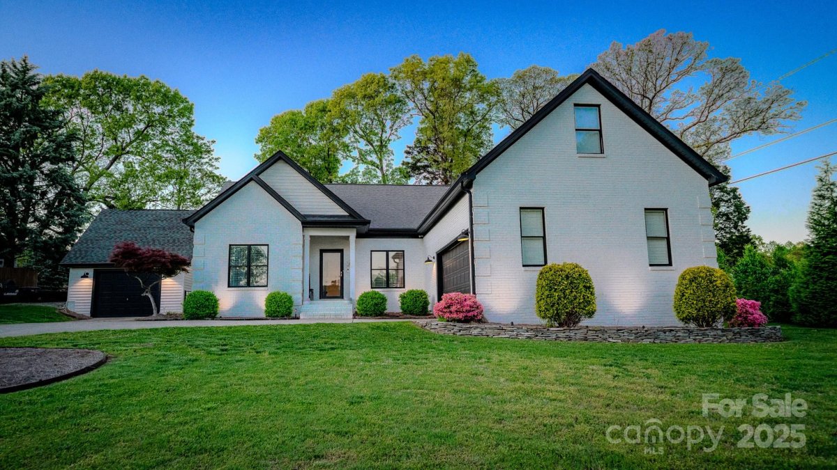 8271 Camelia Lane