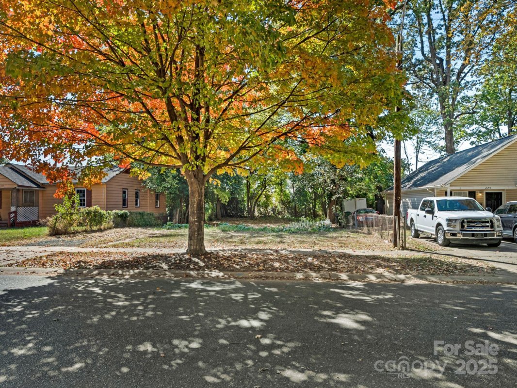 221 Plymouth Avenue