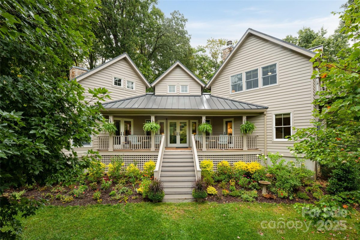 195 Meadow Creek Drive