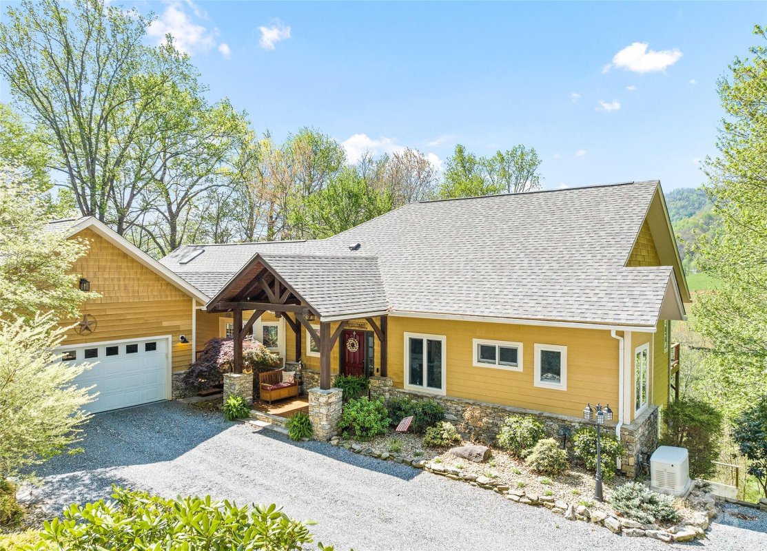 79 Cranberry Lane