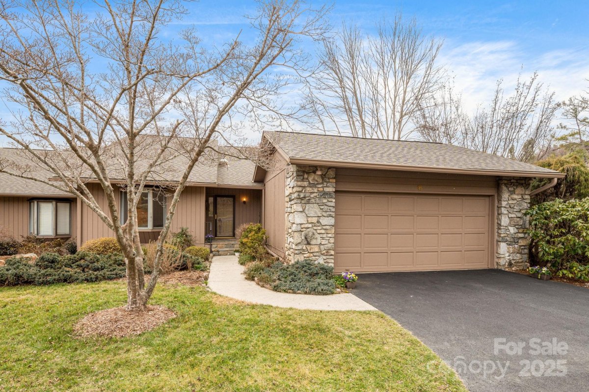 16 Ridgeview Drive