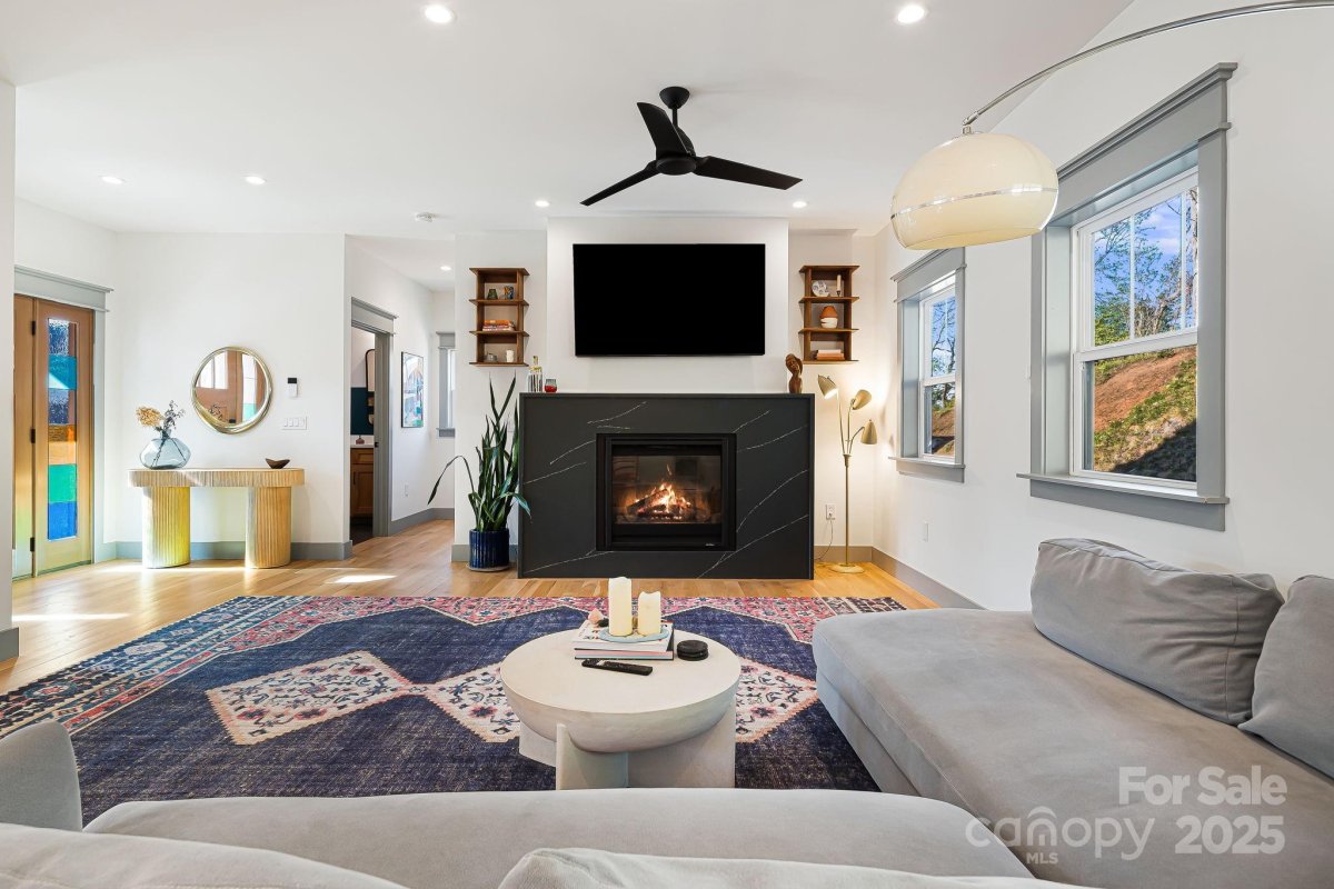 41 Acona Lane
