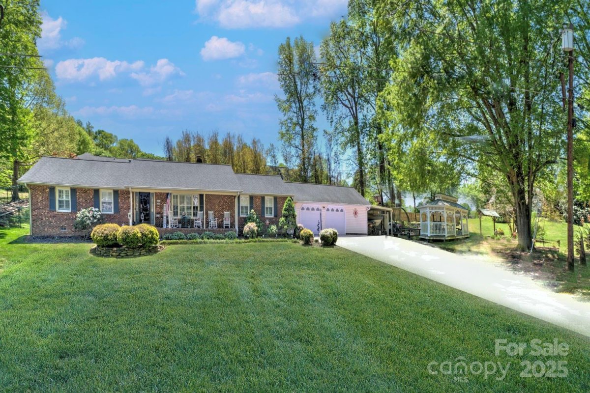 212 Brookwood Drive