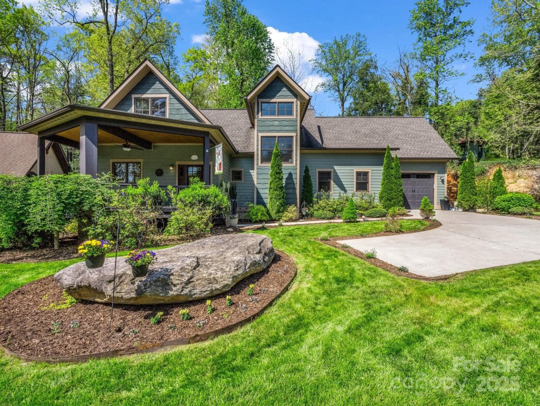 136 Firefly Cove