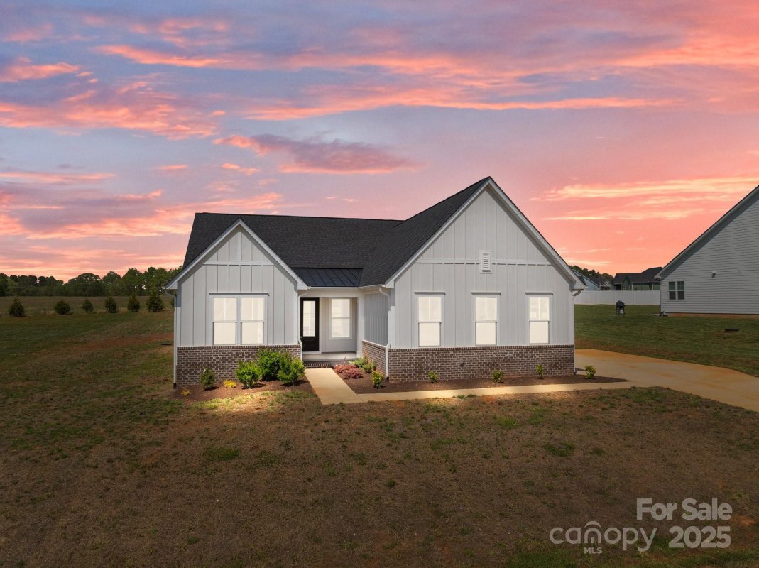 210 Goldenrod Circle