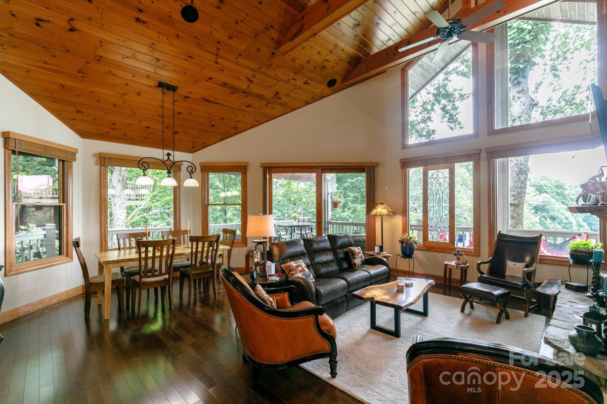 25 Ivy Point Lane