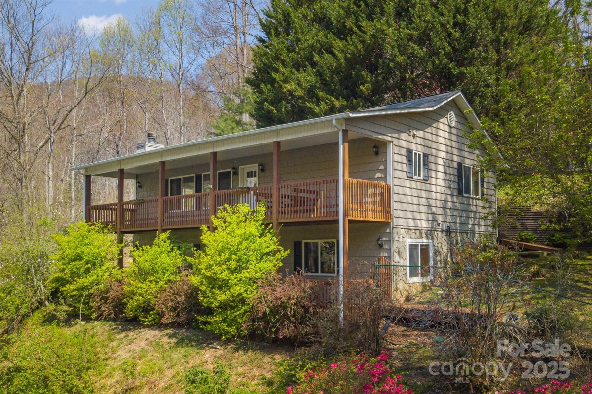 1429 Country Club Drive