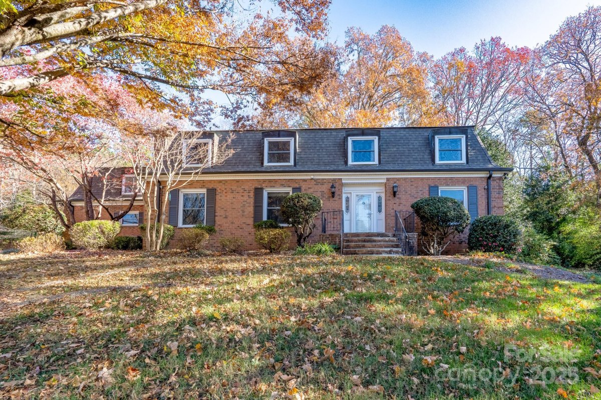 758 Williamsburg Drive