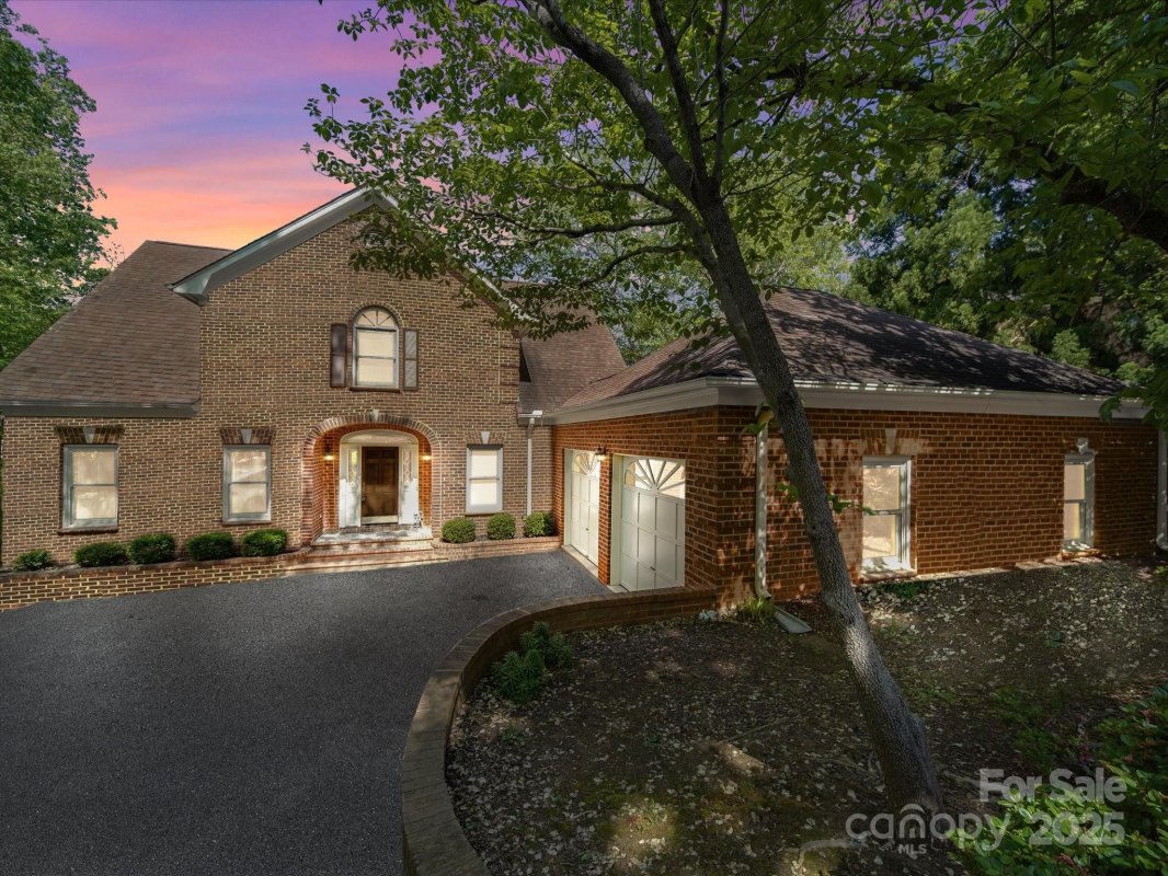 209 Tinkham Trail