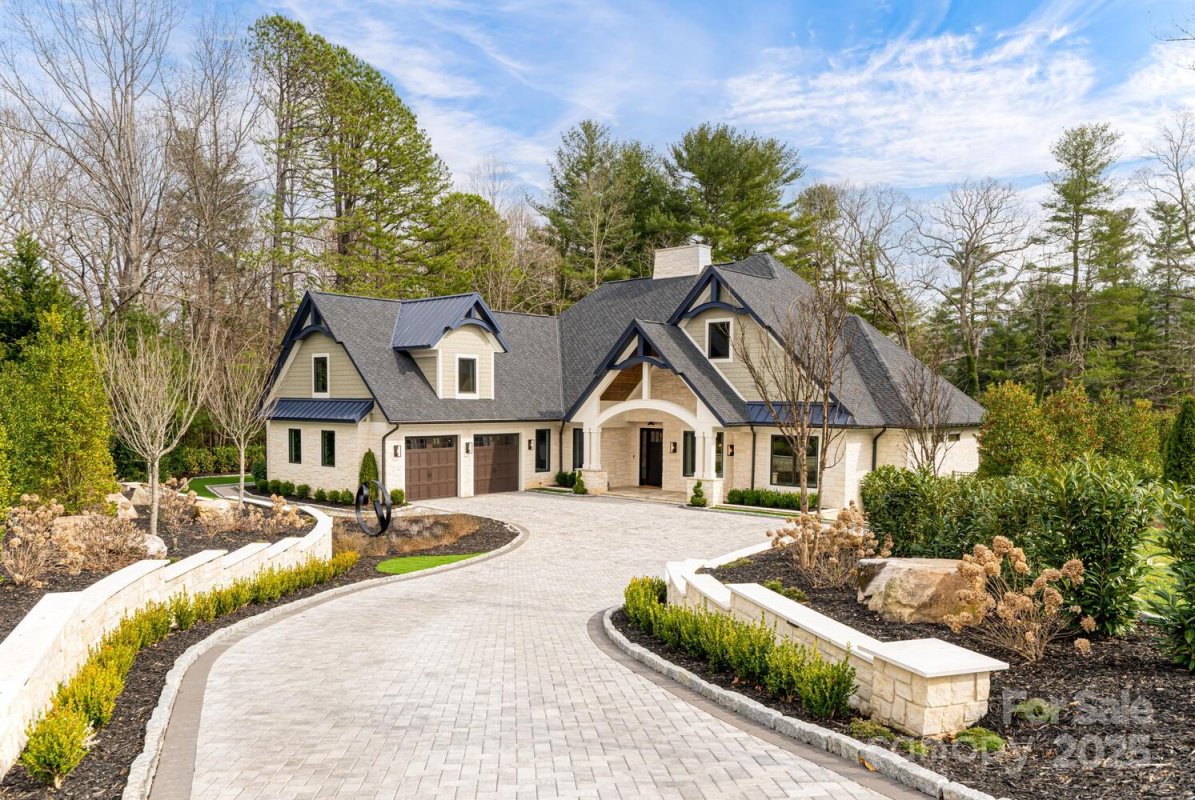 648 Shipman Parkway