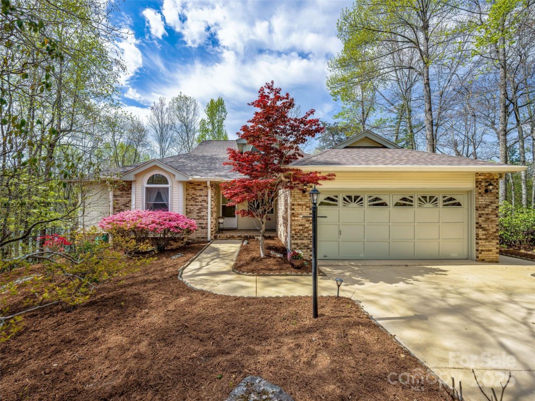 103 Brewster Circle