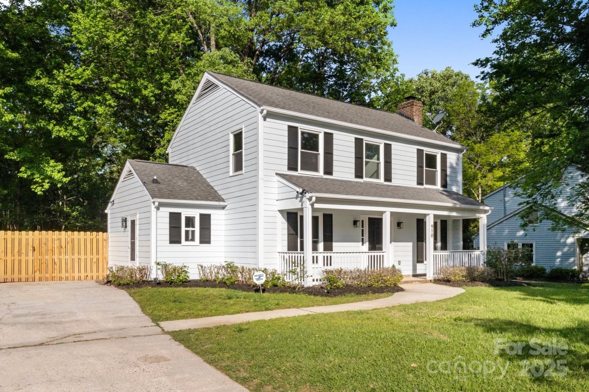 910 Lightwood Drive