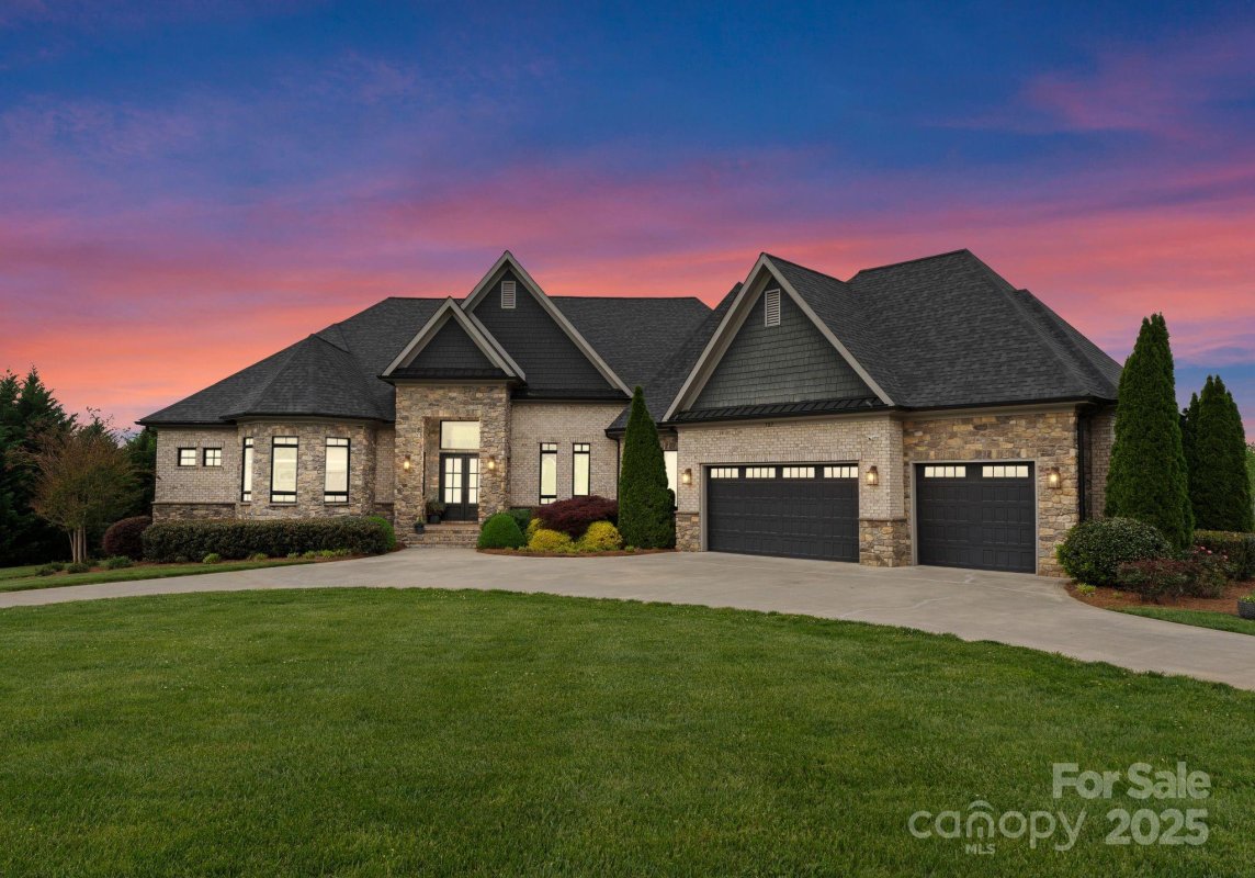 767 Pinnacle Drive
