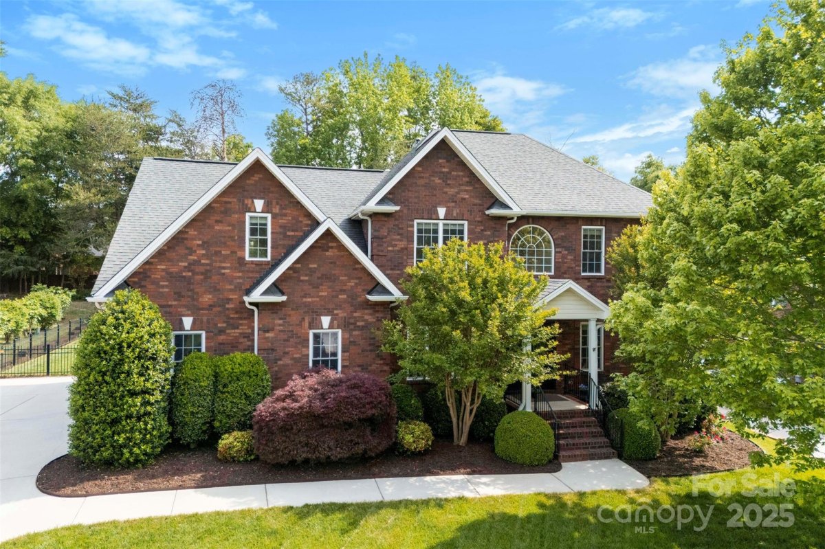 3748 Tea Olive Road