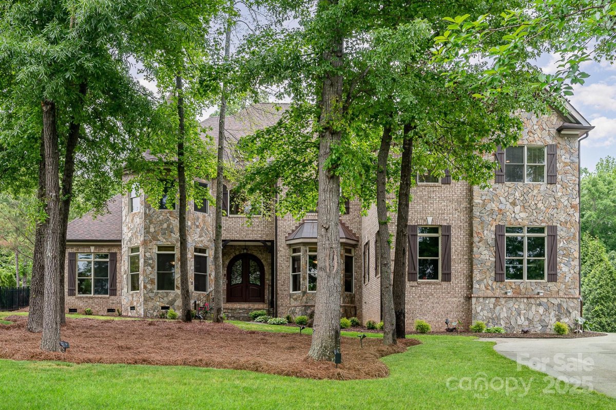 925 Giacomo Drive