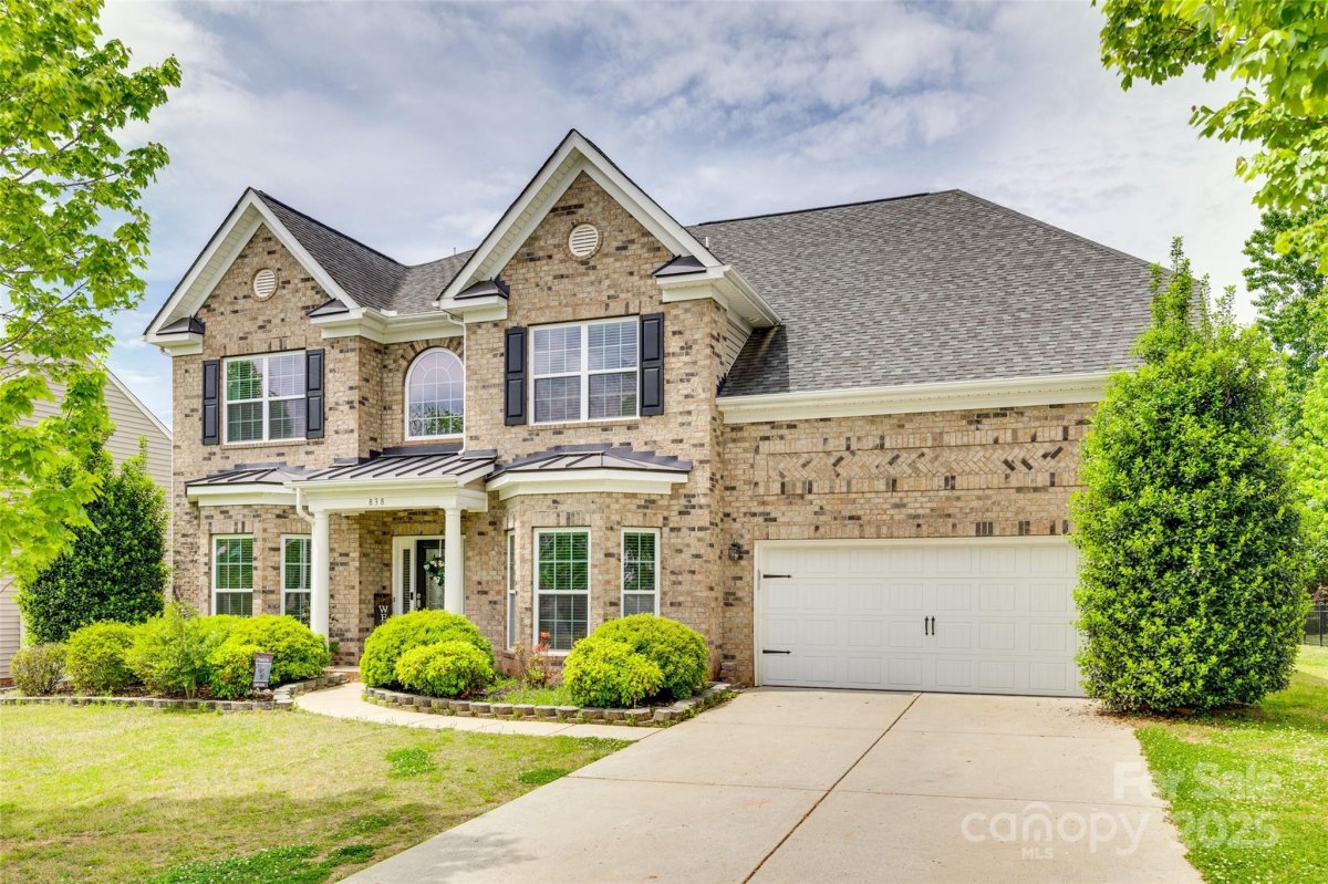 838 Lion Lane