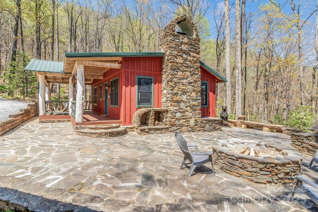 1160 Tanglewood Lane