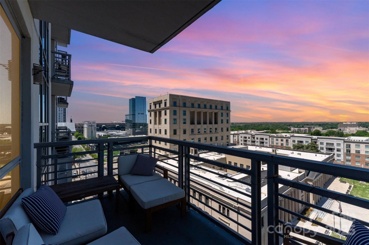 333 W Trade Street 805