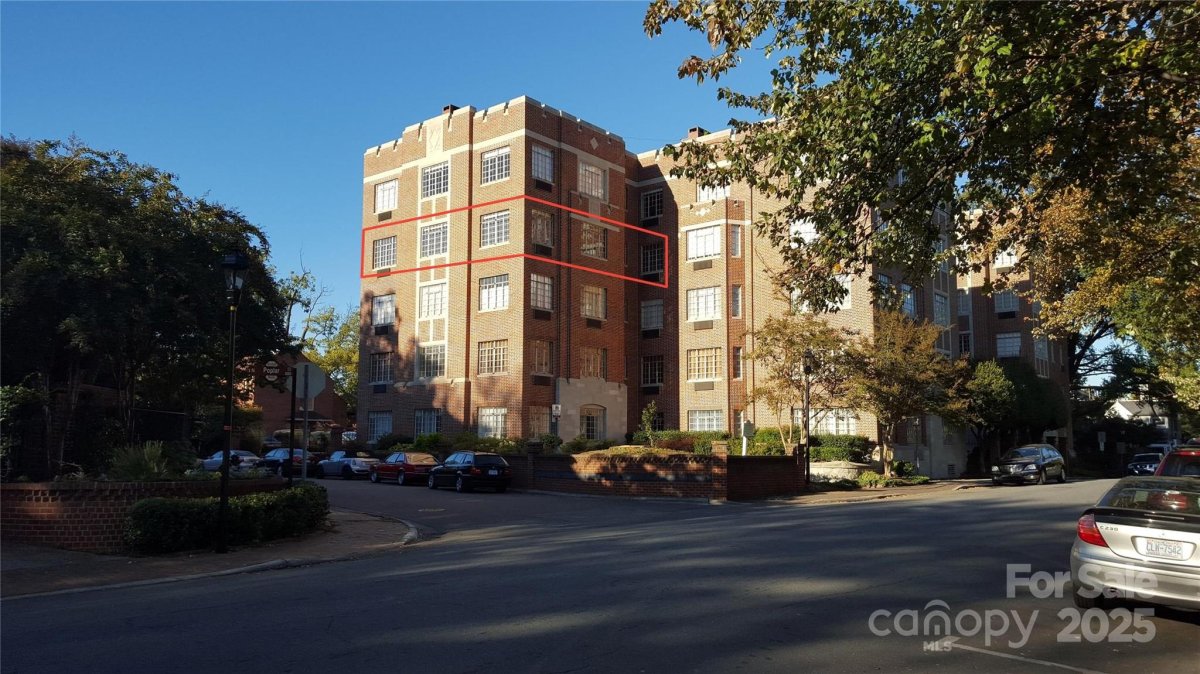 301 W 10th Street