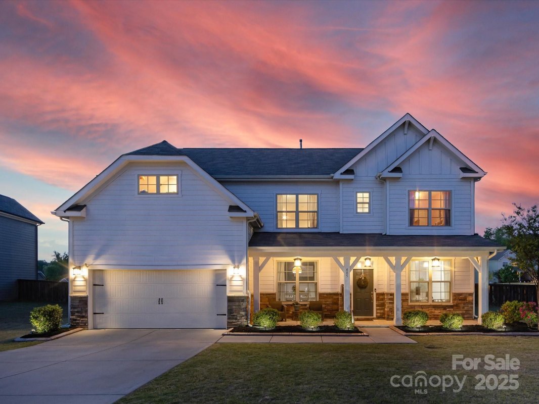 405 Winding Oaks Lane