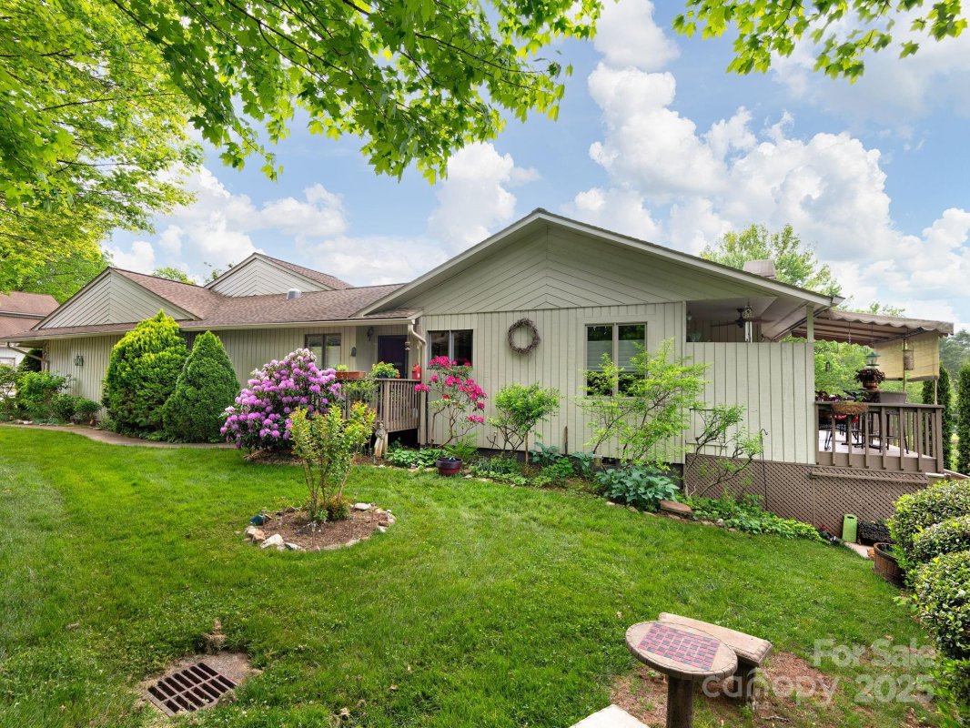 112 Deerlake Drive