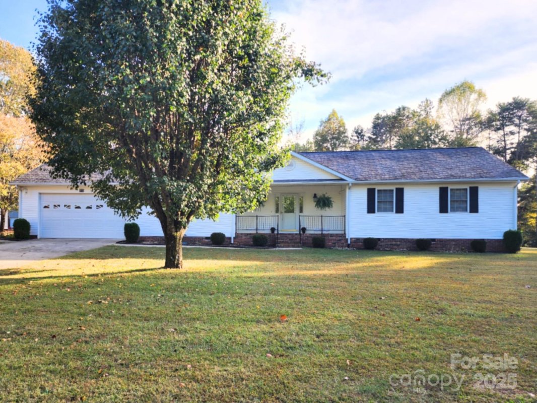 115 Three Oaks Lane