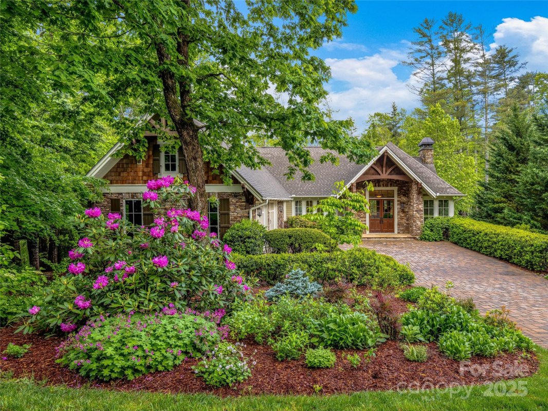 82 Brookline Drive