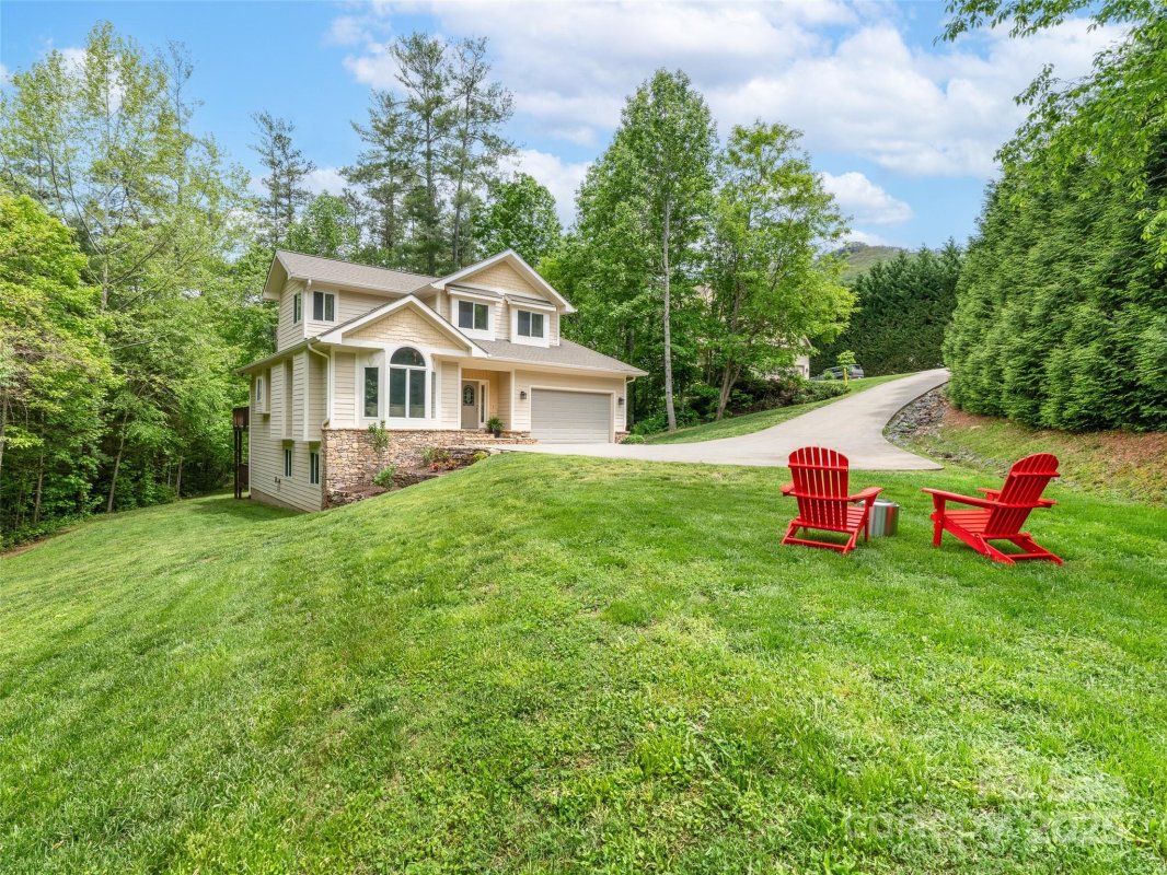 33 Village Pointe Lane