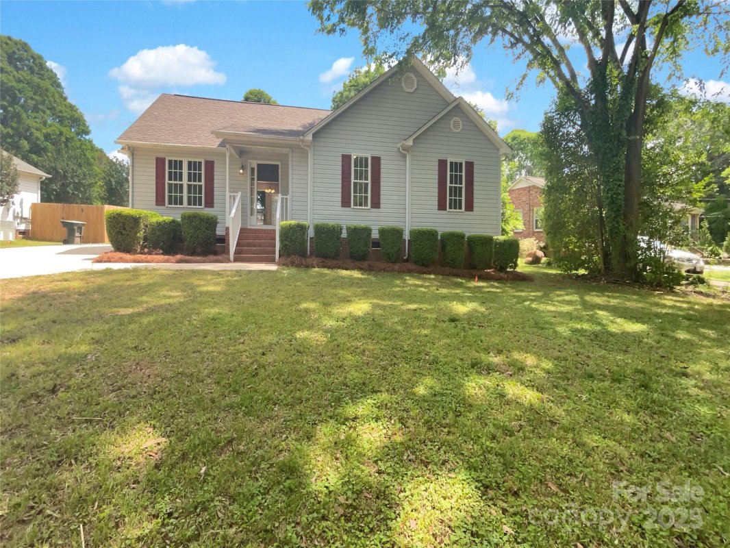 211 Sherwood Circle
