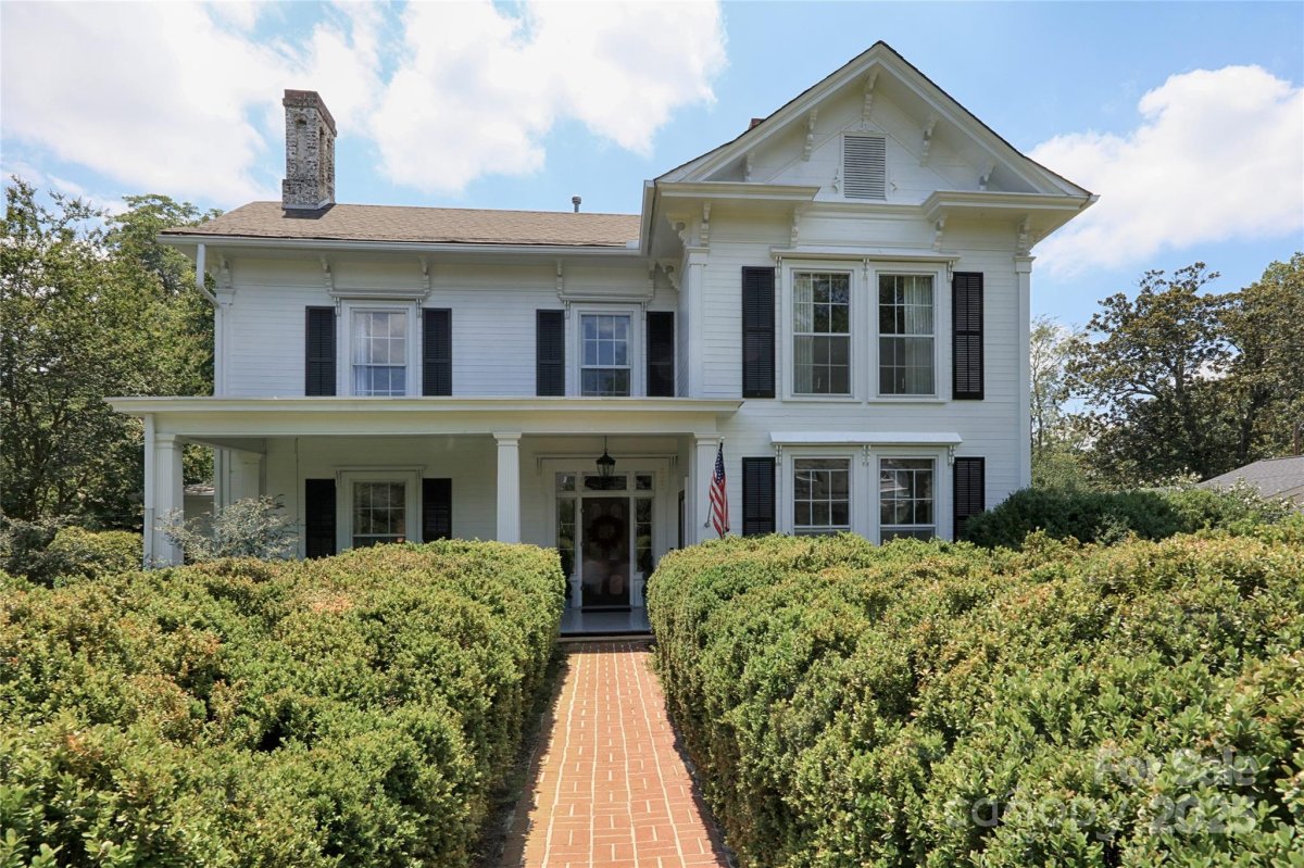 321 W Bank Street