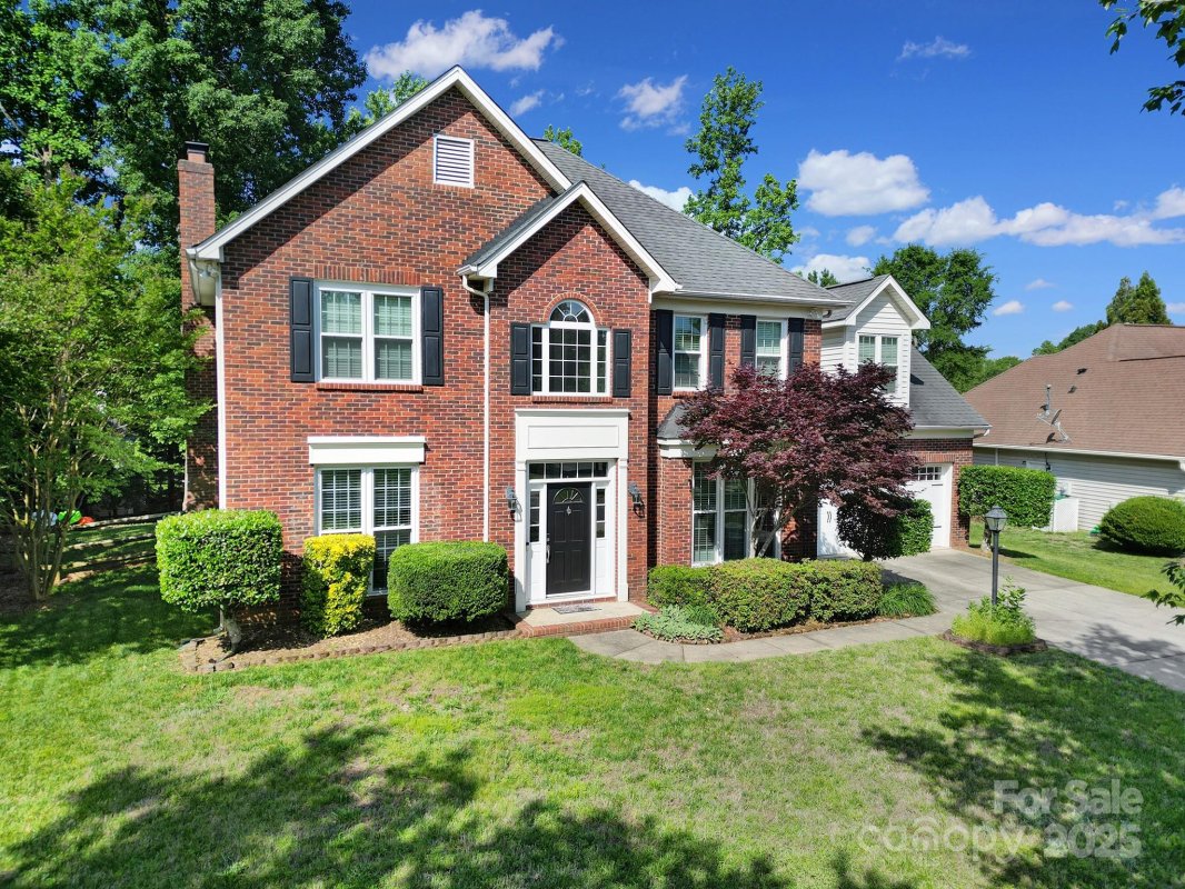 1506 Ivy Bluff Way