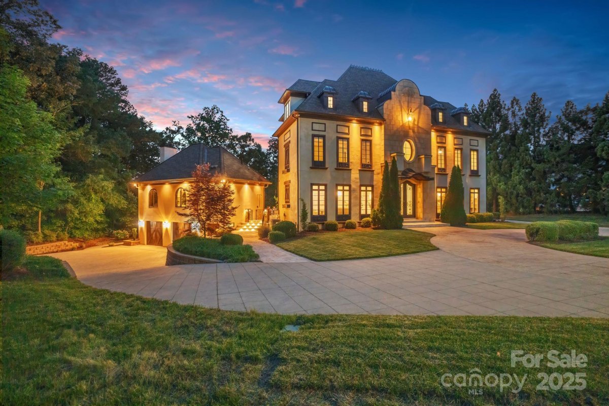 1118 Seminole Drive