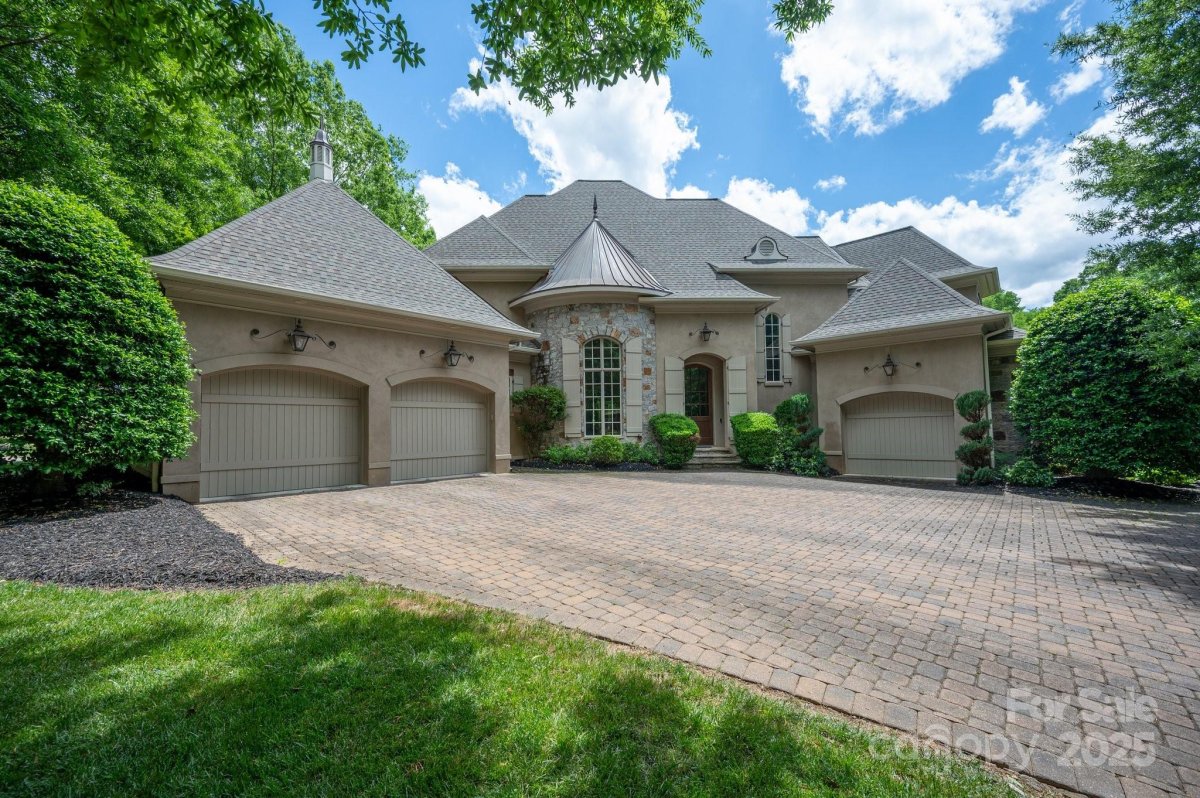 8601 Trethorne Court
