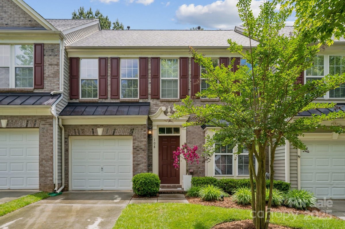 108 N Arcadian Way