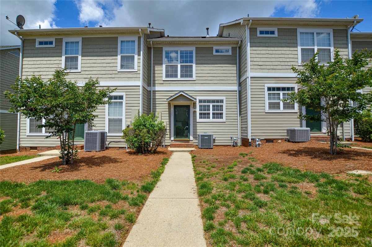 105 Woodsong Lane