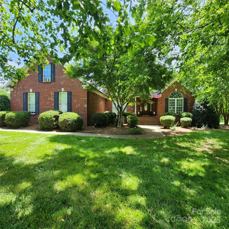 1305 Yellowood Court