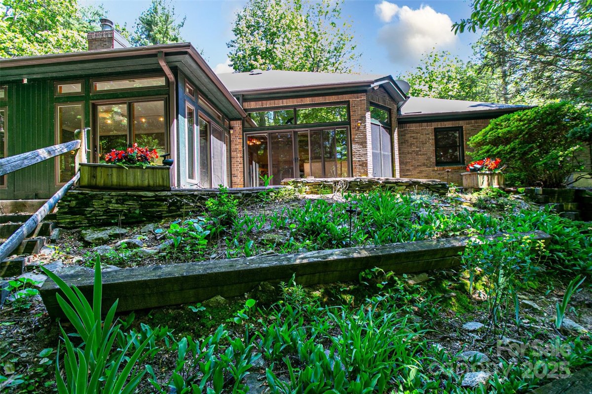 200 Maple Hill Drive
