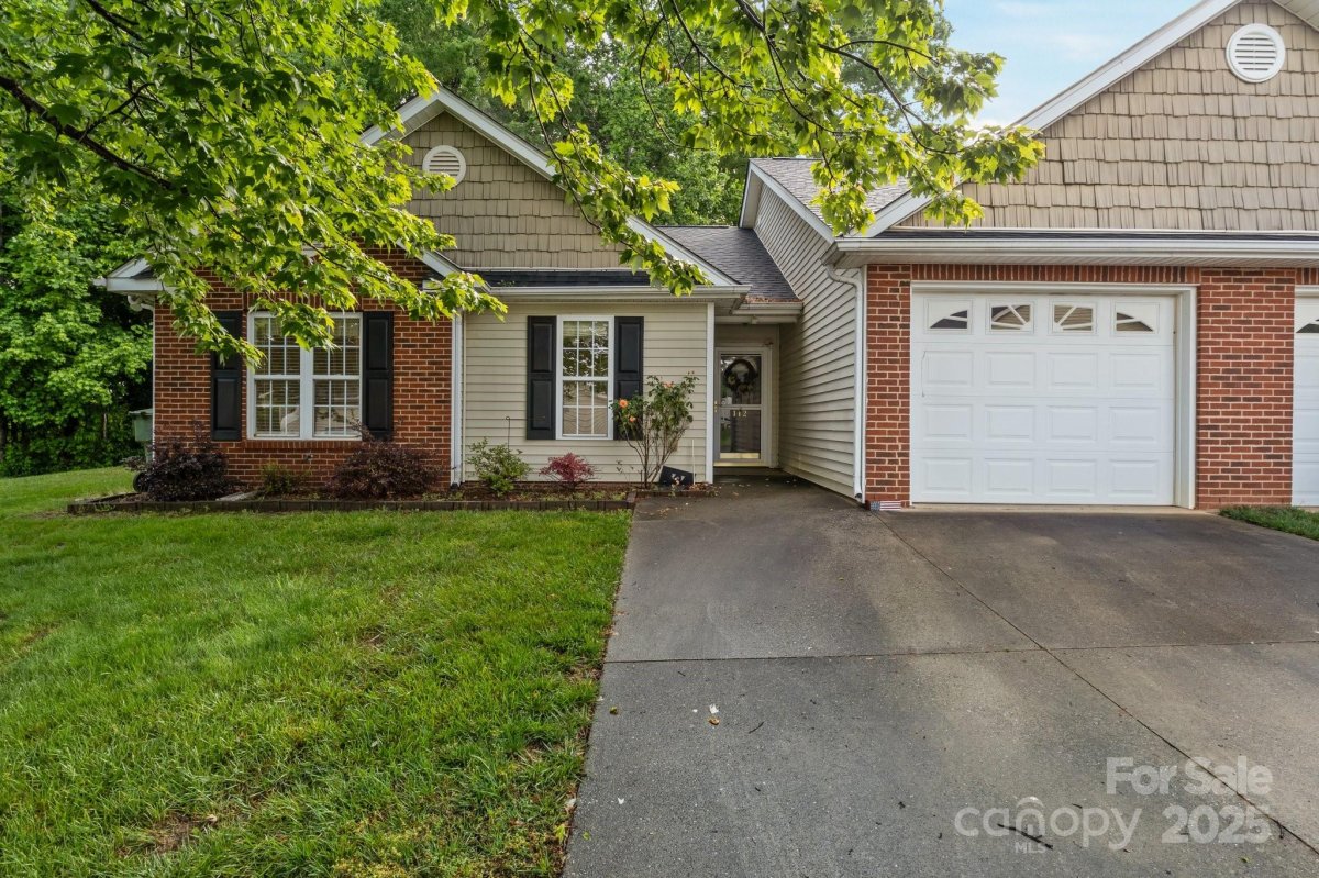 112 Dujon Court