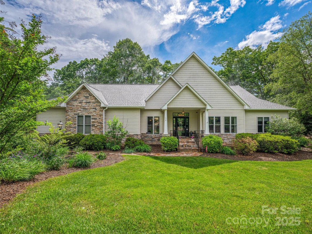 138 Bridlewood Trail