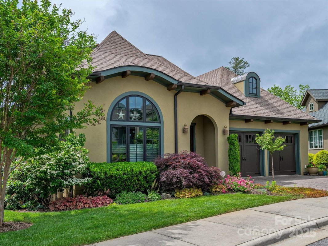 63 Chantilly Drive