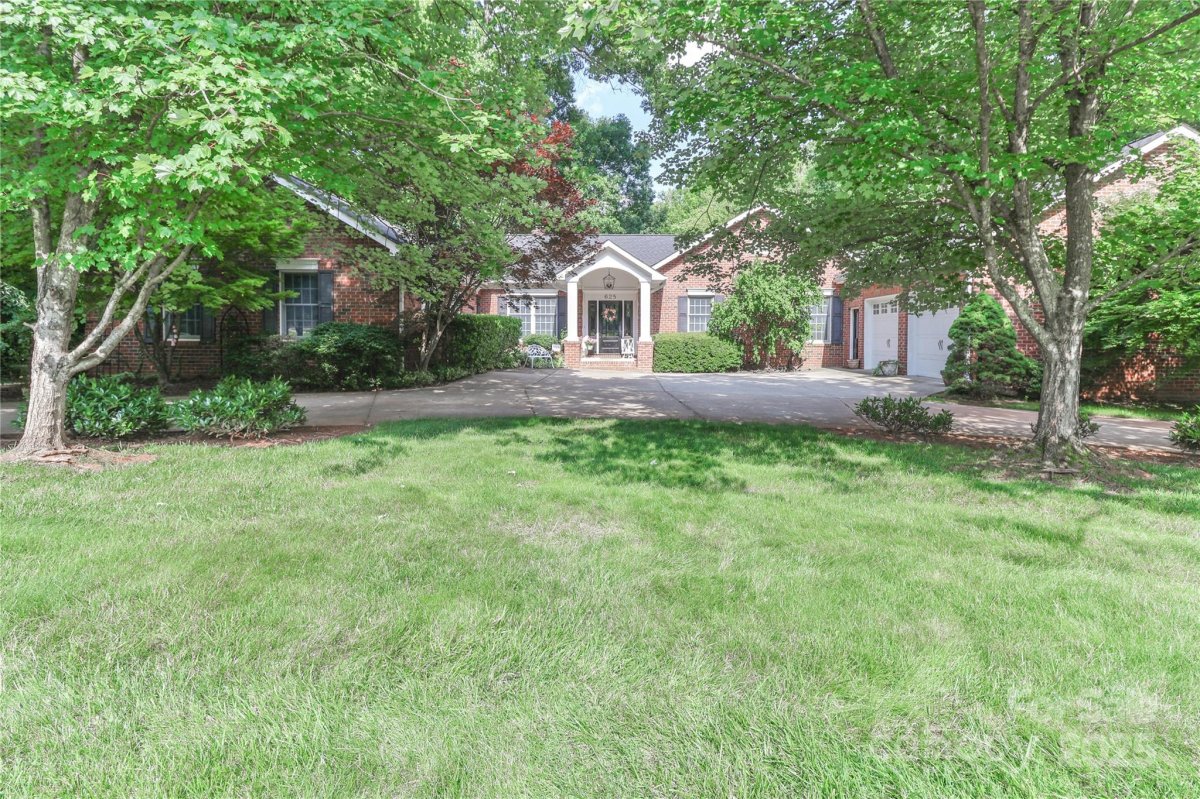 625 Saint Andrews Road